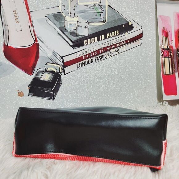 Victoria's Secret sequin cosmetic bag NWT - Picture 3 of 5